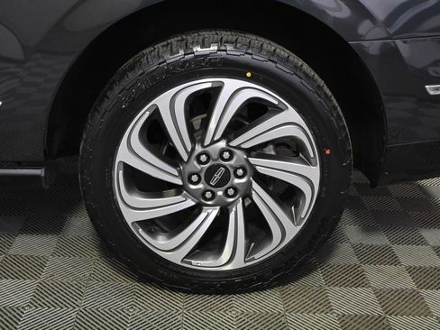 Certified 2023 Lincoln Navigator Reserve AWD/4WD image 21