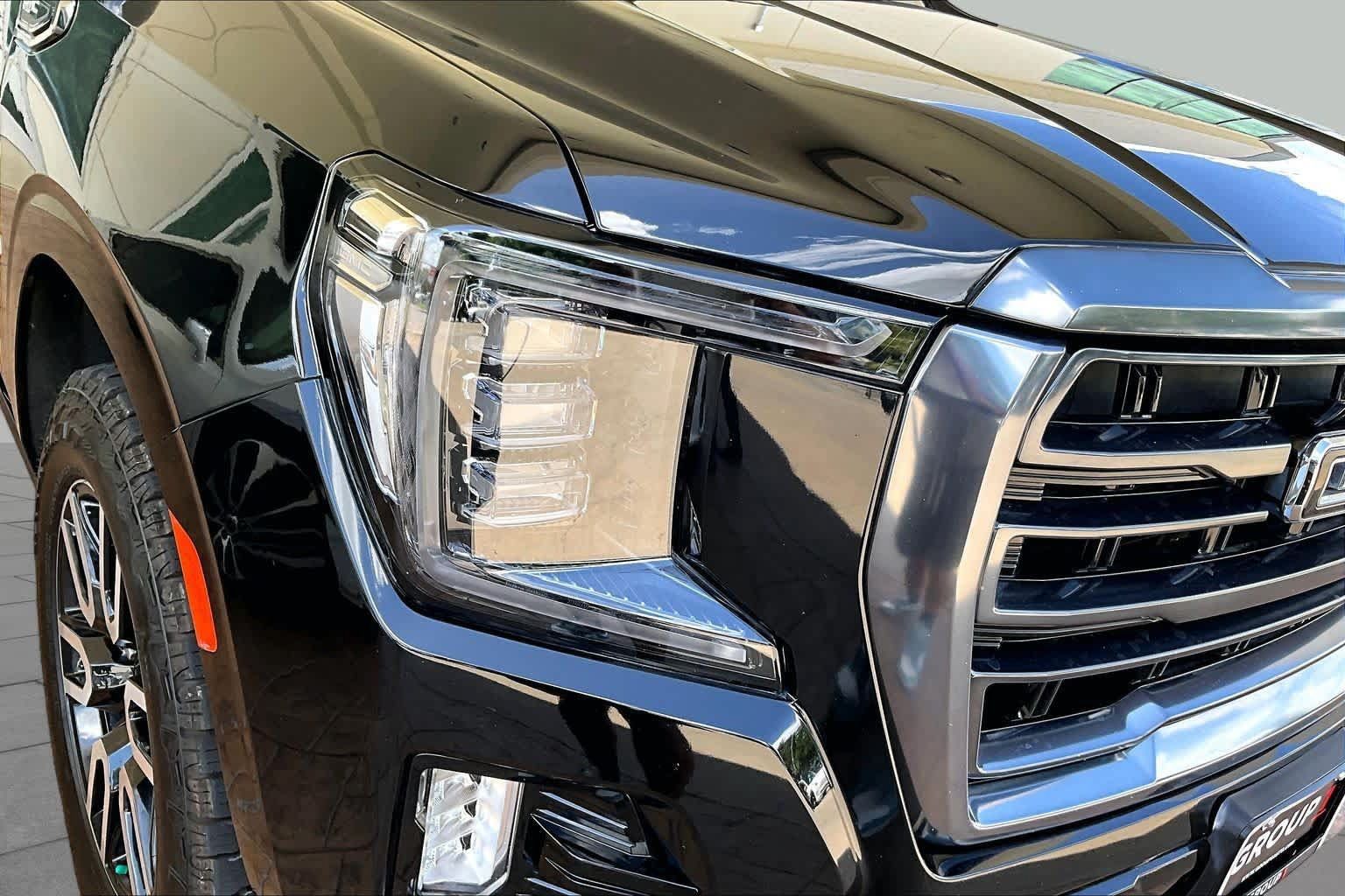 Used 2023 GMC Yukon AT4 w/ AT4 Premium Plus Package AWD/4WD image 26