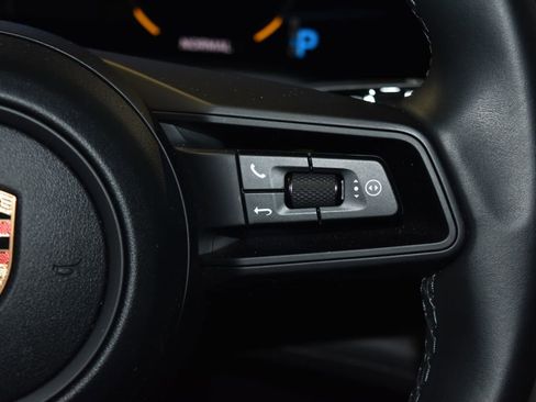 Used 2023 Porsche Taycan image 12