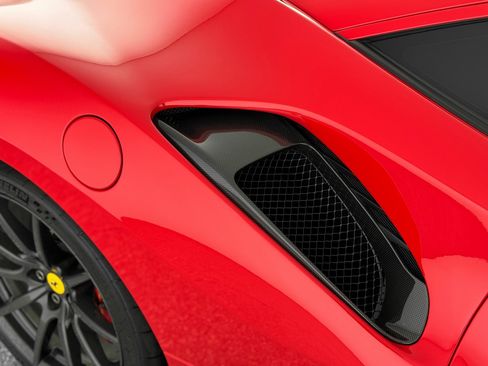 Used 2019 Ferrari 488 Pista Coupe RWD image 43
