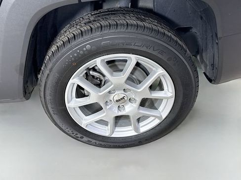 Used 2022 Jeep Renegade Latitude w/ Convenience Group image 30