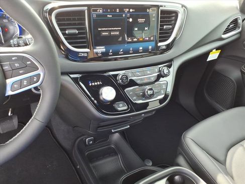 New 2026 Chrysler Voyager LX FWD image 15