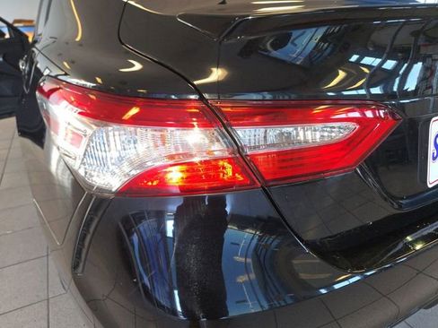 Used 2020 Toyota Camry SE image 28