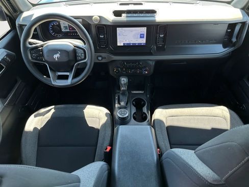 Used 2022 Ford Bronco 4-Door w/ Sasquatch Package AWD/4WD image 10