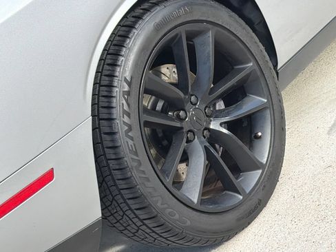Used 2018 Dodge Challenger R/T w/ Performance Handling Group RWD image 9