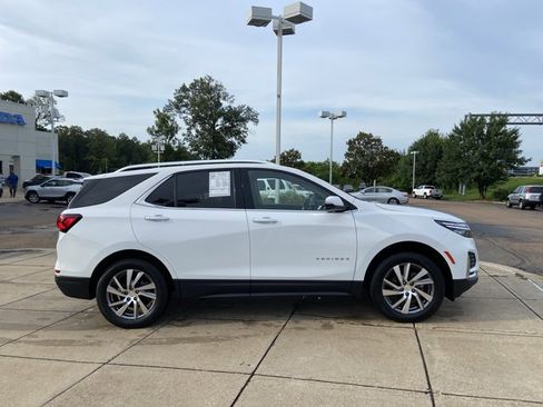 Used 2023 Chevrolet Equinox Premier AWD/4WD image 13