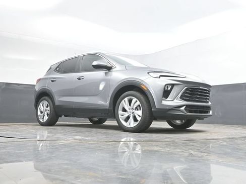 Used 2025 Buick Encore GX Preferred AWD/4WD image 44