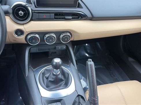 Used 2017 MAZDA MX-5 Miata Grand Touring image 15