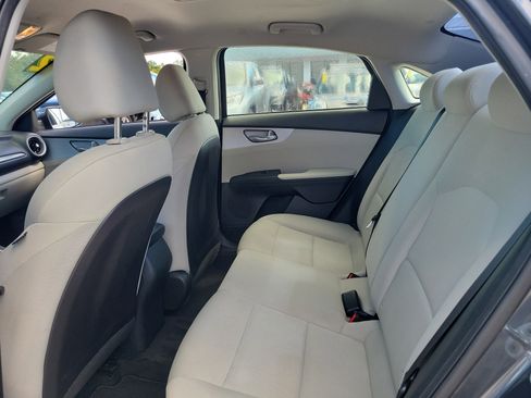 Used 2022 Kia Forte LXS w/ LXS Technology Package image 13