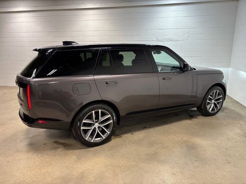 New 2025 Land Rover Range Rover Long Wheelbase SE image 6