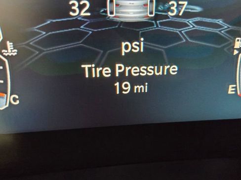 New 2026 Jeep Compass Latitude image 24