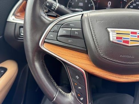 Used 2018 Cadillac XT5 Platinum w/ Driver Assist Package AWD/4WD image 30