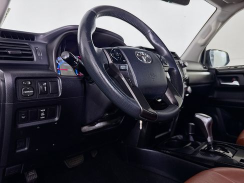 Used 2018 Toyota 4Runner TRD Off-Road image 21