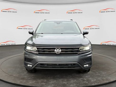 Used 2019 Volkswagen Tiguan SEL Premium w/ 3rd Row Seat Package AWD/4WD image 3