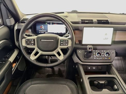 Used 2024 Land Rover Defender 130 X-Dynamic SE AWD/4WD image 26