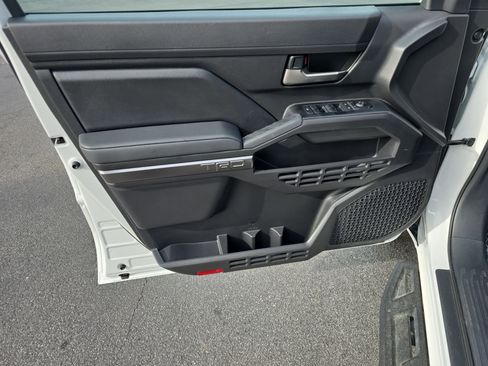 Used 2025 Toyota Tacoma TRD Sport image 29