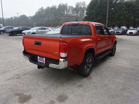 Used 2017 Toyota Tacoma SR5 image 21
