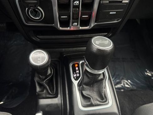 Used 2021 Jeep Wrangler Unlimited Sport AWD/4WD image 9