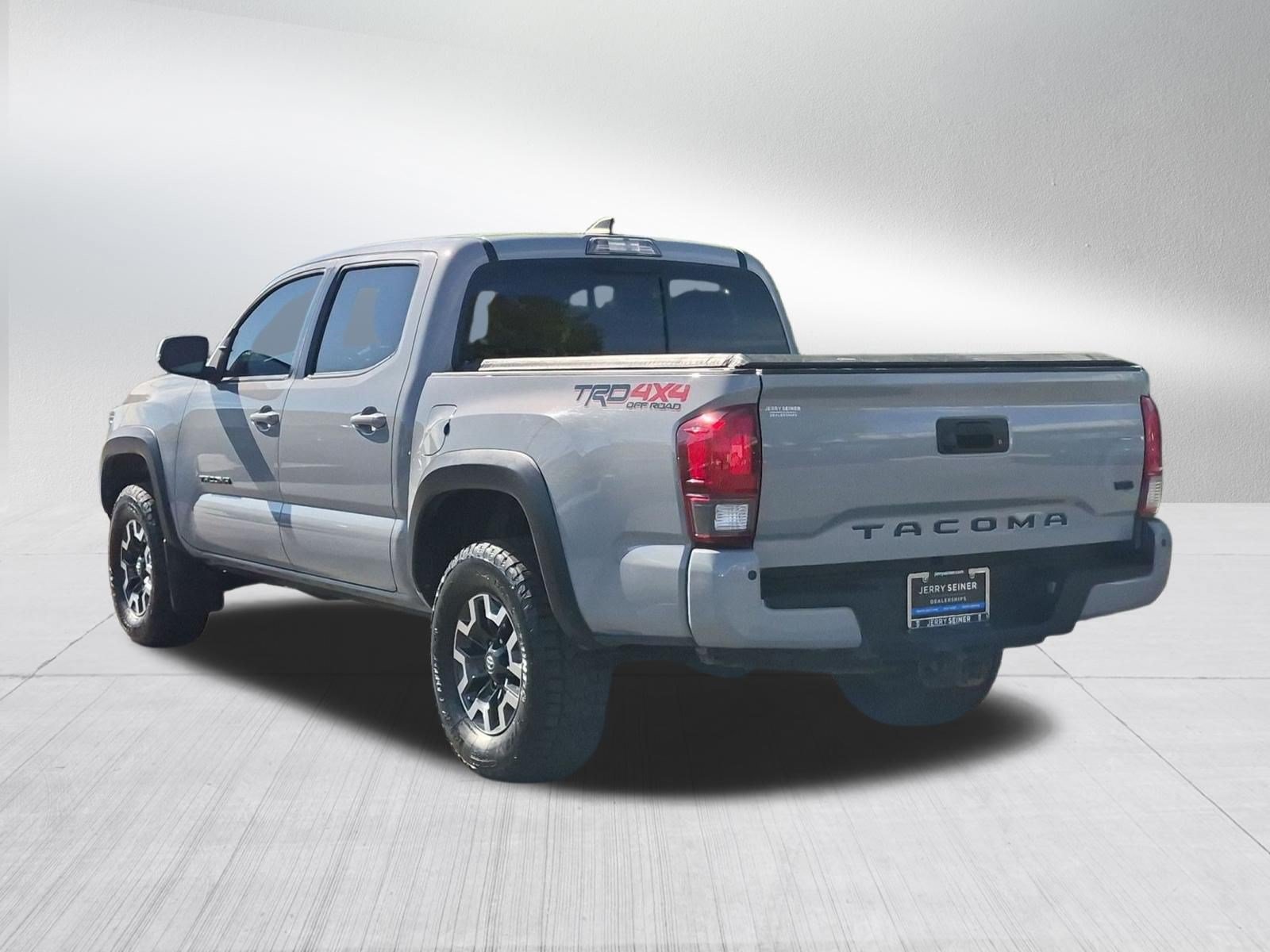 Used 2019 Toyota Tacoma TRD Off-Road w/ TRD Premium Off Road Package AWD/4WD image 3