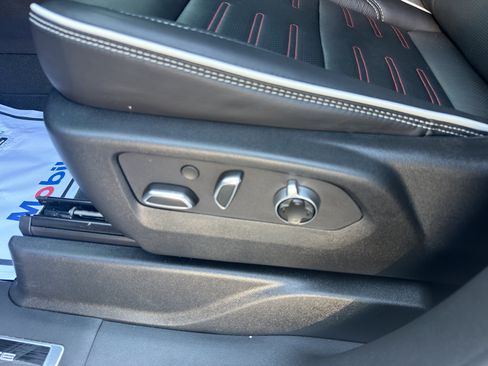 Used 2025 GMC Yukon AT4 Ultimate w/ LPO, Floor Liner Package AWD/4WD image 12