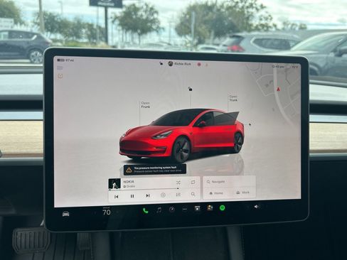 Used 2023 Tesla Model 3 Standard Range image 16