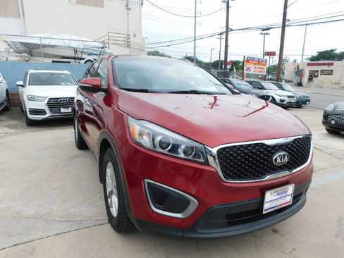 Used 2016 Kia Sorento FWD w/ LX Convenience Package image 1