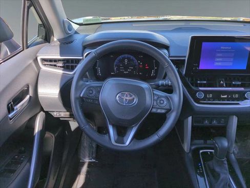 Certified 2024 Toyota Corolla Cross XLE image 12