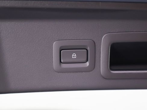 Used 2023 MAZDA CX-30 AWD 2.5 S w/ Preferred Package image 17