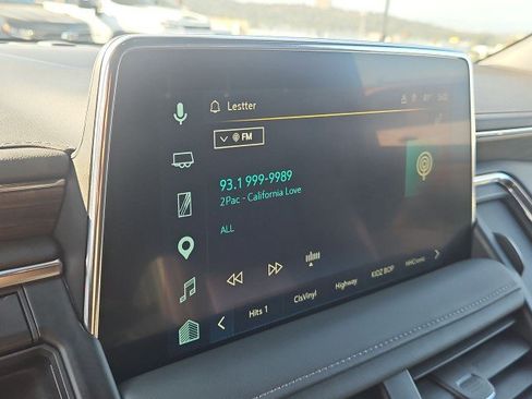 Used 2023 Chevrolet Suburban LT w/ Luxury Package RWD image 13