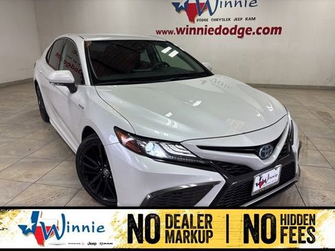 Used 2021 Toyota Camry XSE w/ Cold Weather Package FWD image 1