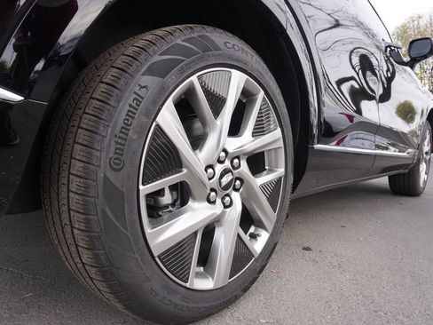 New 2026 Cadillac Optiq Luxury 1 image 6