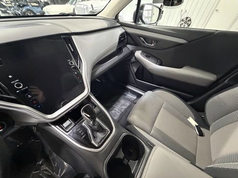 Used 2022 Subaru Outback Premium image 5