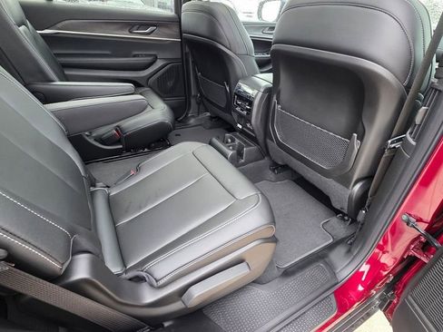 New 2025 Jeep Grand Cherokee L Limited w/ Black Appearance Package image 16