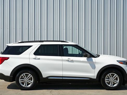 Used 2020 Ford Explorer XLT w/ Equipment Group 202A image 51