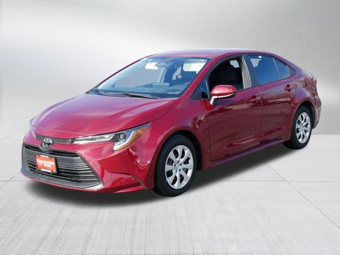 Certified 2025 Toyota Corolla LE image 3
