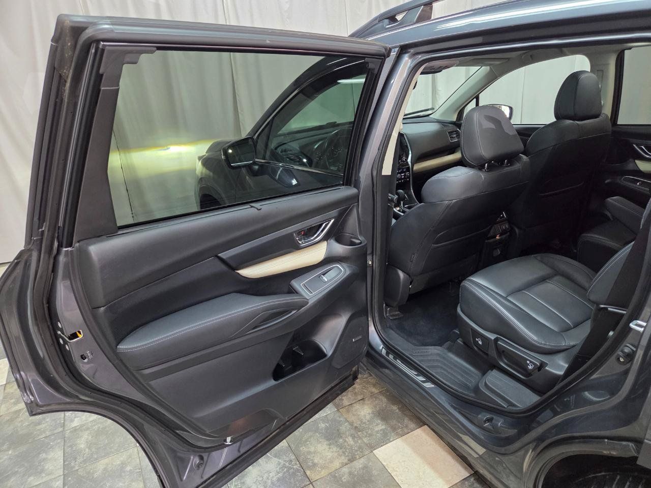 Used 2021 Subaru Ascent Limited w/ Technology Package AWD/4WD image 11