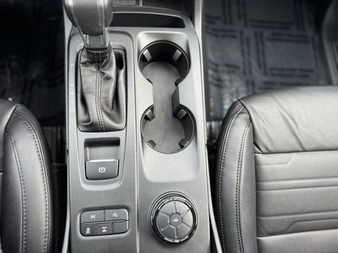 New 2025 Ford Ranger Lariat w/ Black Appearance Package image 18