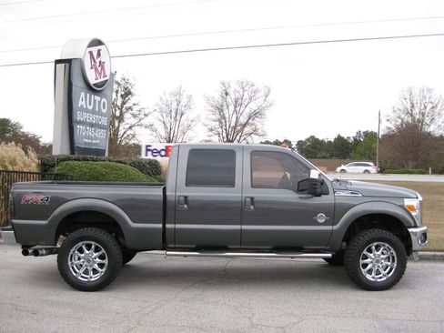 Used 2015 Ford F250 Lariat w/ Chrome Package image 8