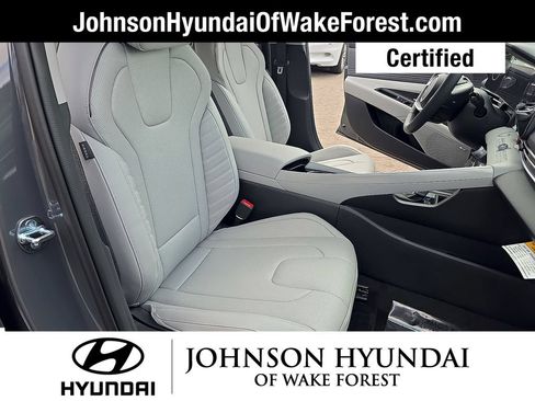 Used 2025 Hyundai Elantra Limited FWD image 18