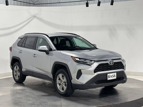 Used 2025 Toyota RAV4 XLE AWD/4WD image 36