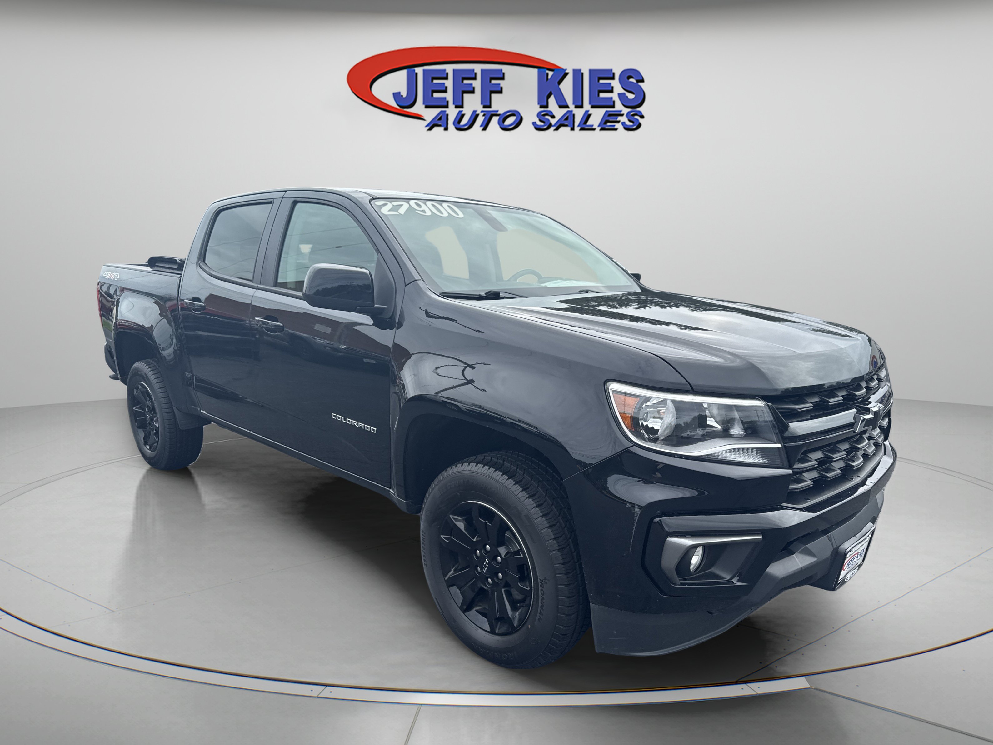 Used 2022 Chevrolet Colorado LT w/ Trail Boss Package AWD/4WD image 3