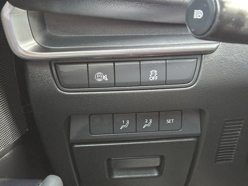 Used 2024 MAZDA MAZDA3 s image 24