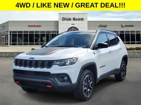 Used 2026 Jeep Compass Trailhawk AWD/4WD image 2