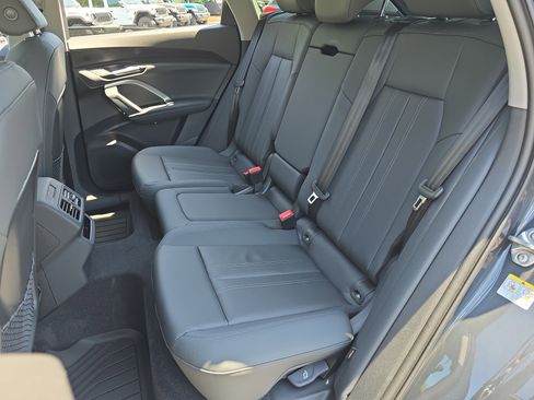 New 2026 Audi Q5 Premium image 14