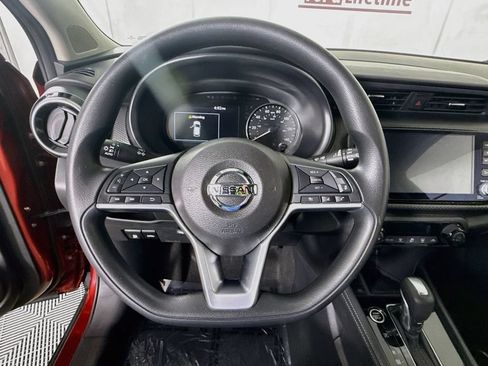 Certified 2021 Nissan Kicks SV FWD image 17