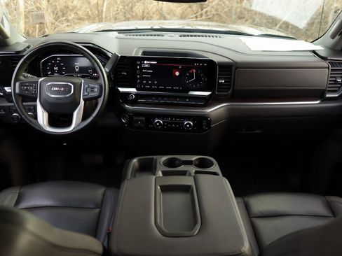 Used 2025 GMC Sierra 1500 SLT image 22