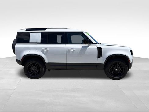 Used 2025 Land Rover Defender 110 S AWD/4WD image 8