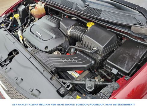 Used 2017 Chrysler Pacifica Limited image 24