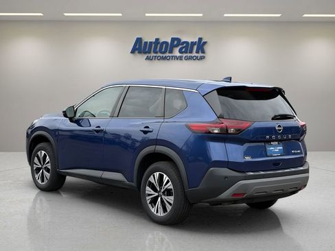 Used 2022 Nissan Rogue SV AWD/4WD image 2