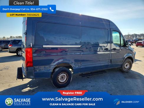 Used 2019 Mercedes-Benz Sprinter 144 image 4